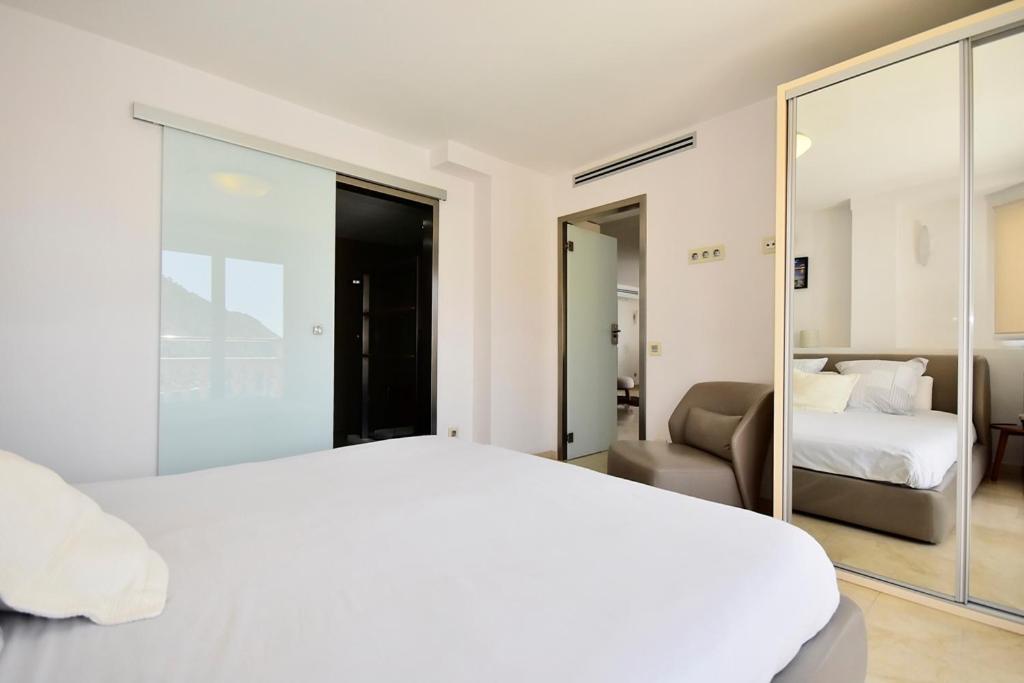 Atico Suite Ola Blanca กาลา เด ฟีเนสตรัต ภายนอก รูปภาพ