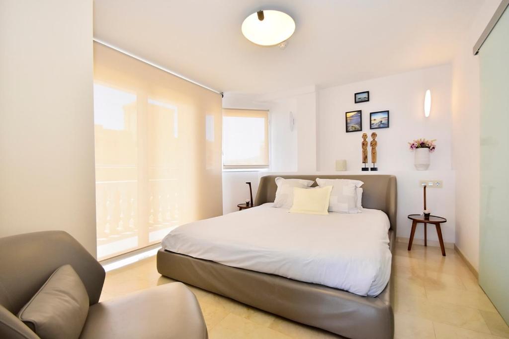Atico Suite Ola Blanca กาลา เด ฟีเนสตรัต ภายนอก รูปภาพ