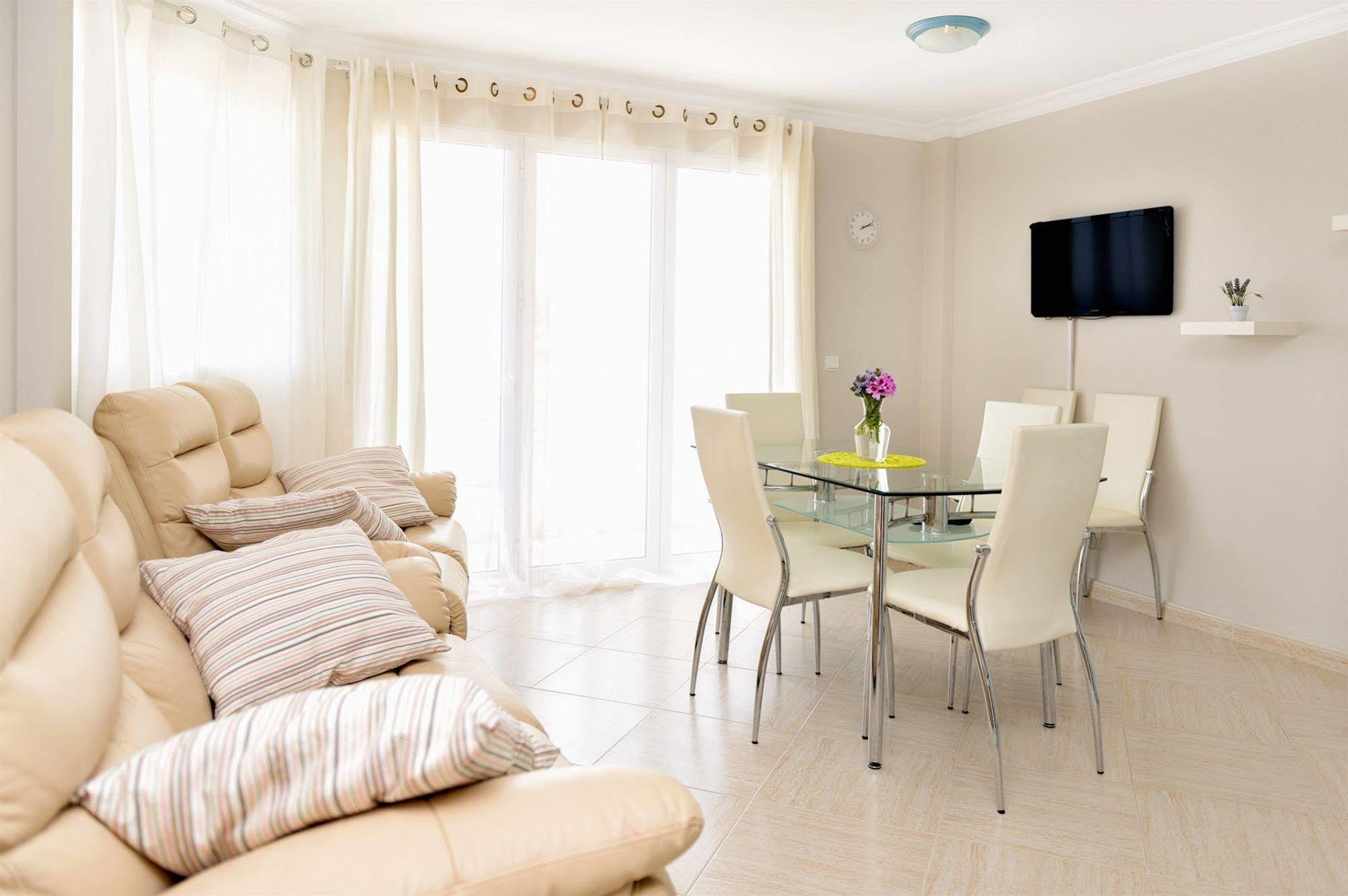 Atico Suite Ola Blanca กาลา เด ฟีเนสตรัต ภายนอก รูปภาพ